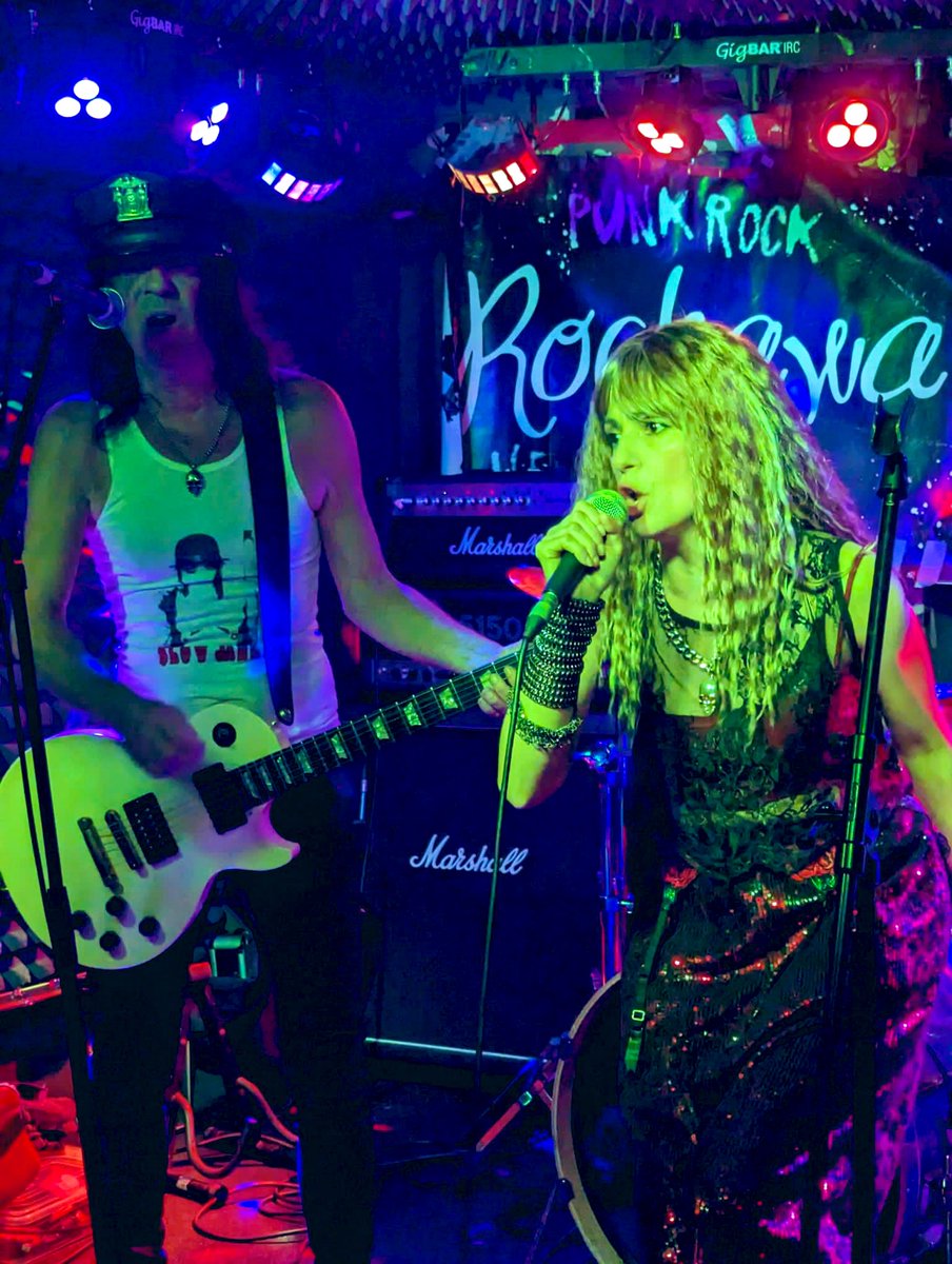GlitterKick Roxi Gregory tweet media