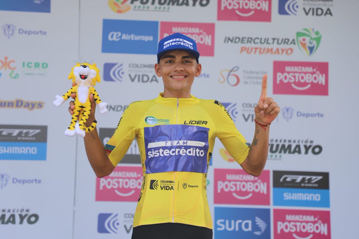 #VPorvenir2023🇨🇴🚴‍♂️
#TFemenino2023🇨🇴🚴‍♀️
#PotenciaDeLaVida🇨🇴🚴‍♂️

Kimberly Escobar de <a href="/Team_SuperGIROS/">TeamSuperGIROS Alcaldía de Manizales</a> y Cristian Vélez de <a href="/TmSistecredito/">Team Sistecredito</a>, los primeros líderes de la 39 Vuelta del Porvenir y del 19 Tour Femenino.

📸 Carlos Cruz <a href="/fedeciclismocol/">Federación Colombiana de Ciclismo</a>