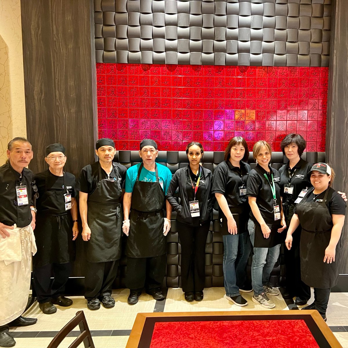 HollywoodSTL's tweet photo. Don't have any dinner plans? 🥢 Join us tonight at #PhatTai! We'd love to have you dine with us and try our delicious food options and selection of boba tea. 👀 What are you craving? 🍽️ #HappyAlmostFriday https://t.co/sX7uUEPJ6y
