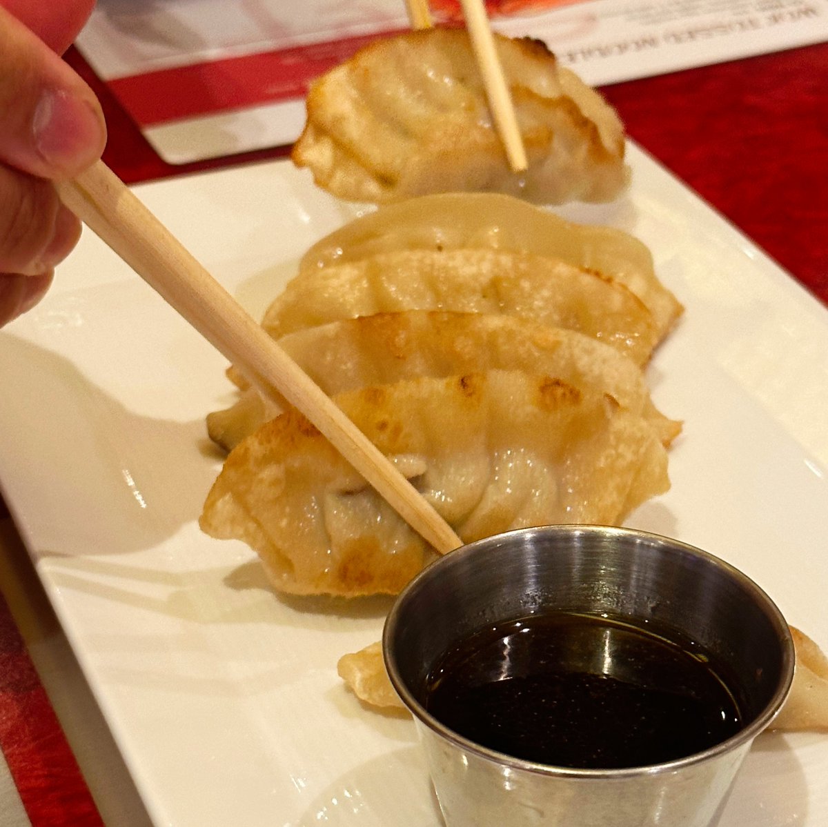 HollywoodSTL's tweet photo. Don't have any dinner plans? 🥢 Join us tonight at #PhatTai! We'd love to have you dine with us and try our delicious food options and selection of boba tea. 👀 What are you craving? 🍽️ #HappyAlmostFriday https://t.co/sX7uUEPJ6y