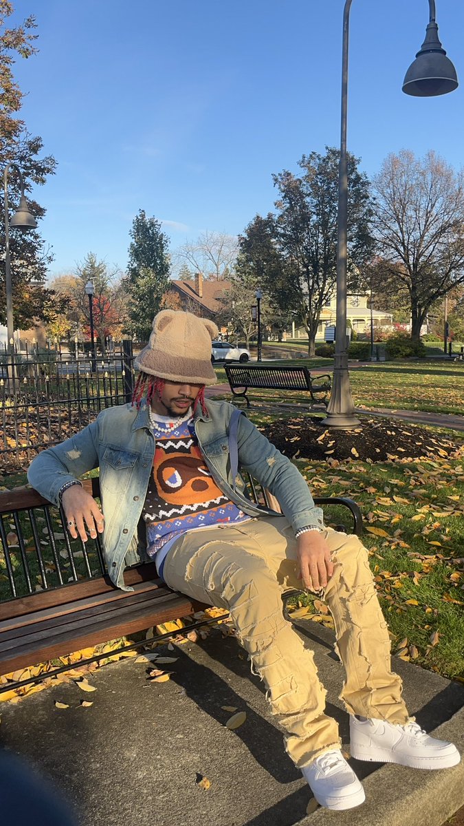 _cvm15's tweet image. So I went to the park and decided to do my own photoshoot (unedited &amp;amp; on an iPhone🤷🏽‍♂️)