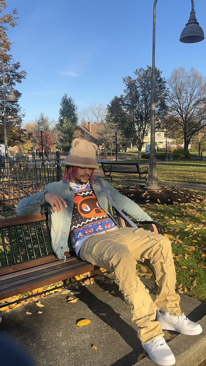 _cvm15's tweet image. So I went to the park and decided to do my own photoshoot (unedited &amp;amp; on an iPhone🤷🏽‍♂️)