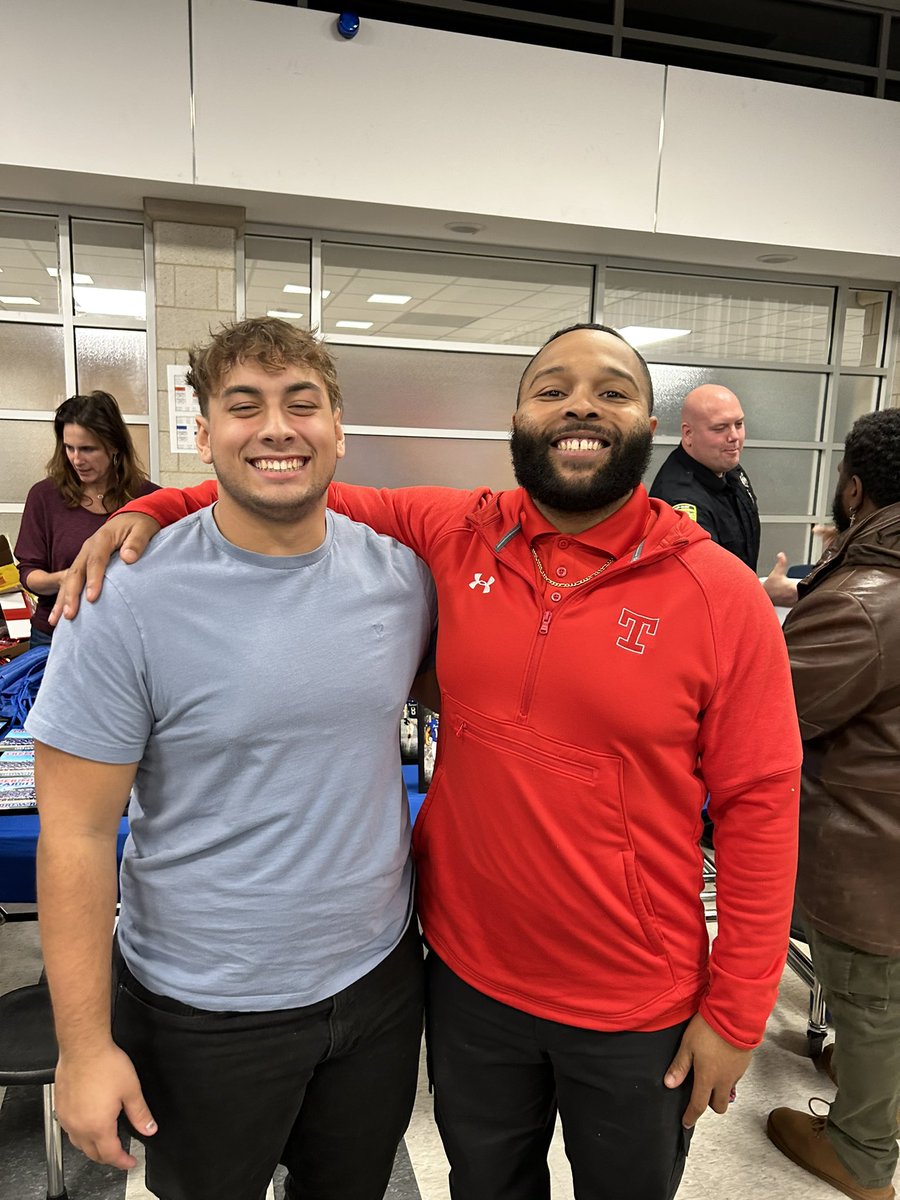 GavinReidy1104's tweet photo. Blessed to receive SEC Second team All-Conference DL and Tremper Defensive Player of the year. Thankful for all of my coaches and teammates. @CoachAndersen2 @CoachHilton_ https://t.co/tZyLQNj65g