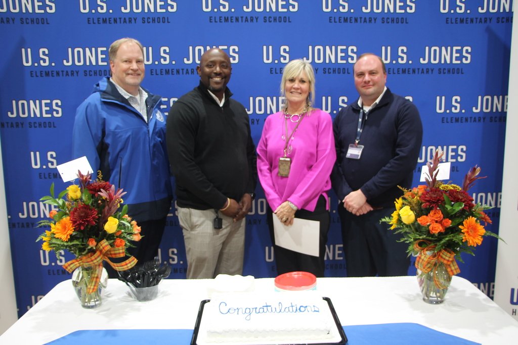 USJtigers's tweet photo. Congratulations U.S. Jones Teacher of the Year, Emily Windham and Employee of the Year, Becky Gibson! These two ladies go above and beyond for USJ and we are so grateful to have them on our team! https://t.co/0FOLlJjQ1L