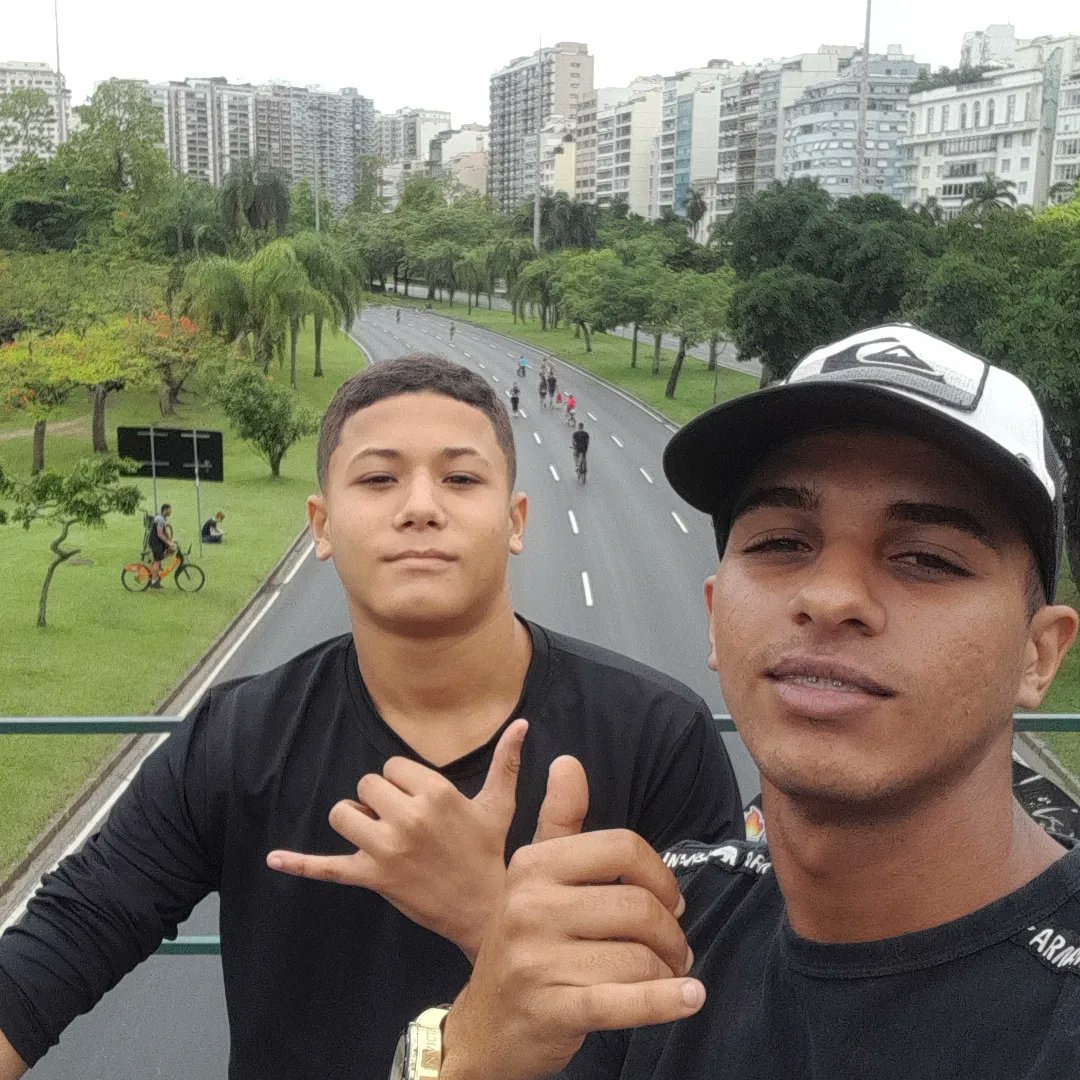 trembalasmt's tweet photo. Sabe qual é bom da vida ??? Viver loucamente em paz contigo mesmo 🫡 https://t.co/Uj3u3rpEnz