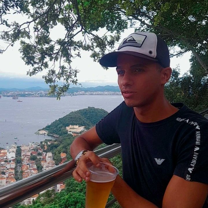 trembalasmt's tweet photo. Sabe qual é bom da vida ??? Viver loucamente em paz contigo mesmo 🫡 https://t.co/Uj3u3rpEnz