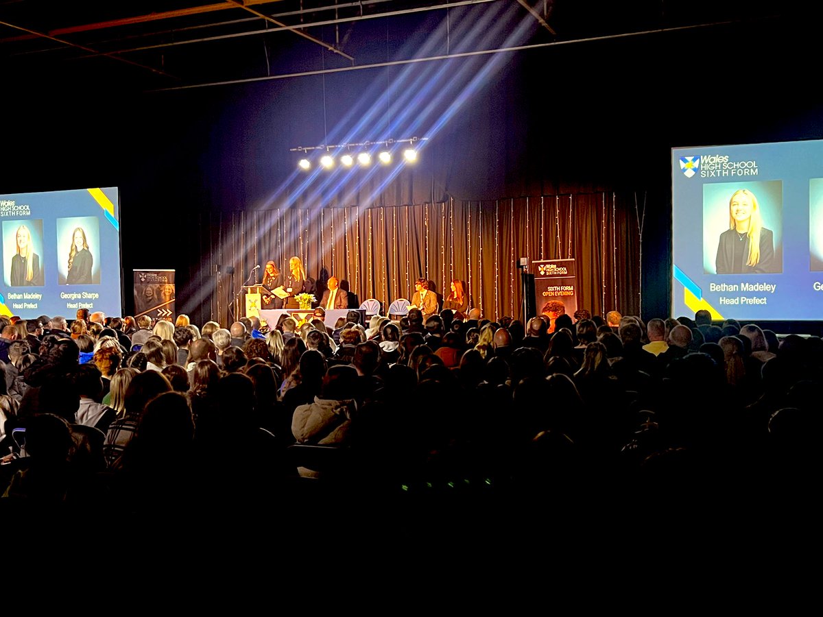 Great evening welcoming our prospectus 6th Form students 🙌🏼  #futures #WalesWay #OpenEvening