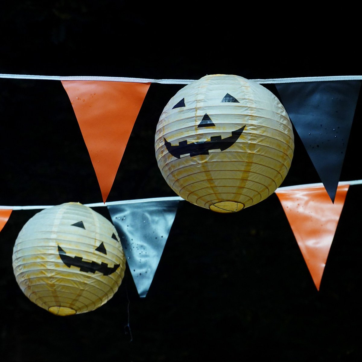 Iona Dee (@deeiona) on Twitter photo Overnight stay in Manchester - 31/12/2023.
Hallowe'en things on Canal St.
#halloween #manchester2023 #canalstreet #canalstreetmanchester #streetdecoration #lanterns #paperlanterns #monsters #monsterinstallations #citywanderings Overnight stay in Manchester - 31/12/2023.
Hallowe'en things on Canal St.
#halloween #manchester2023 #canalstreet #canalstreetmanchester #streetdecoration #lanterns #paperlanterns #monsters #monsterinstallations #citywanderings