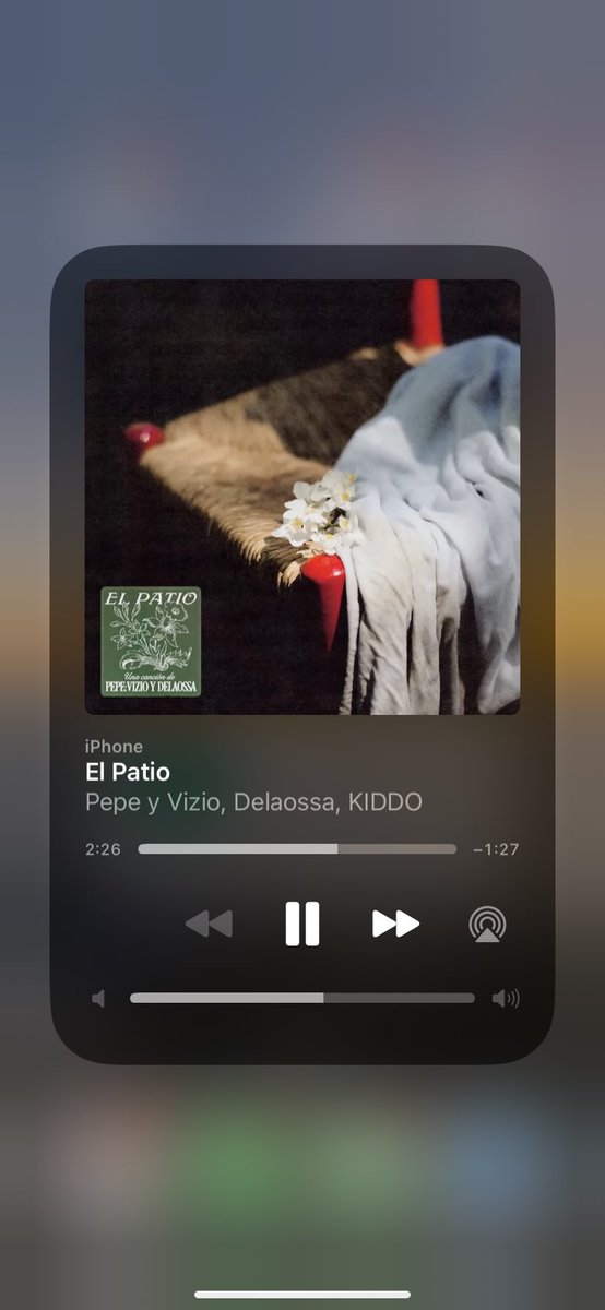 tu olor por los portales, la sangre se hiela