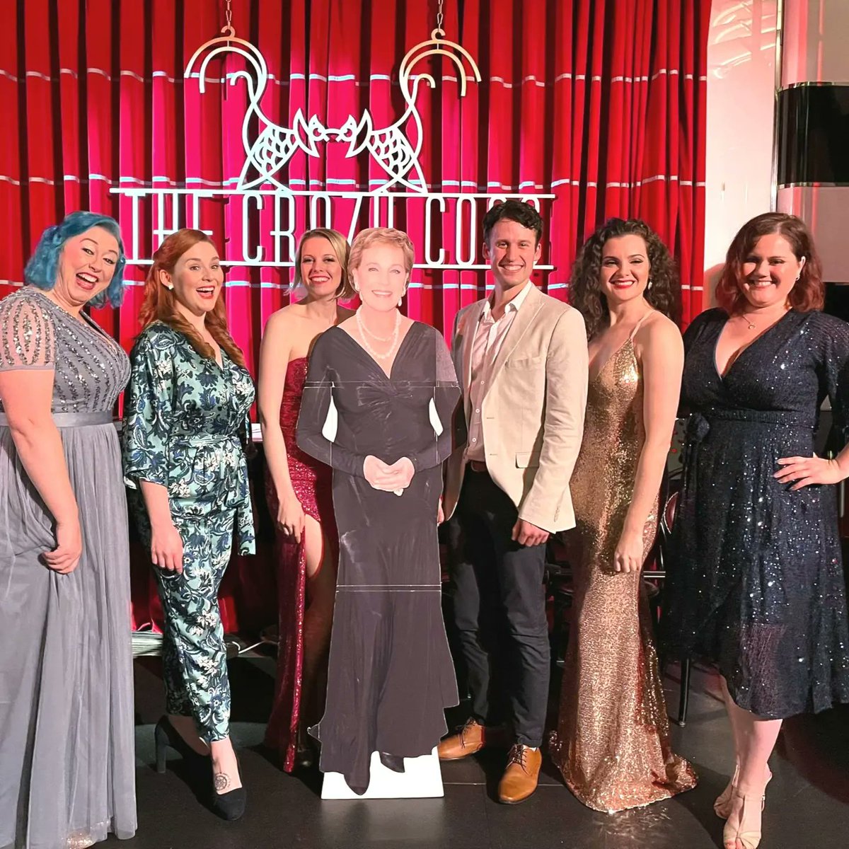 Wendy_Carr's tweet photo. Last night 🎶 Wonderful to perform at @CrazyCoqs with my @whatwouldjulie babes again - always such a pleasure ❤️ https://t.co/PEmcatMCKW