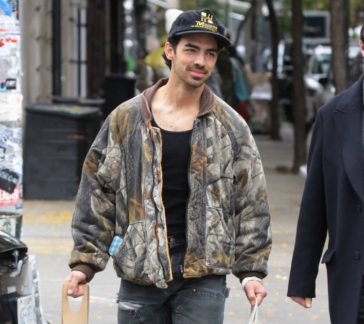 JonasBrosMedia's tweet photo. .@JoeJonas in New York. (11.1.23) https://t.co/KyitvmO1Th
