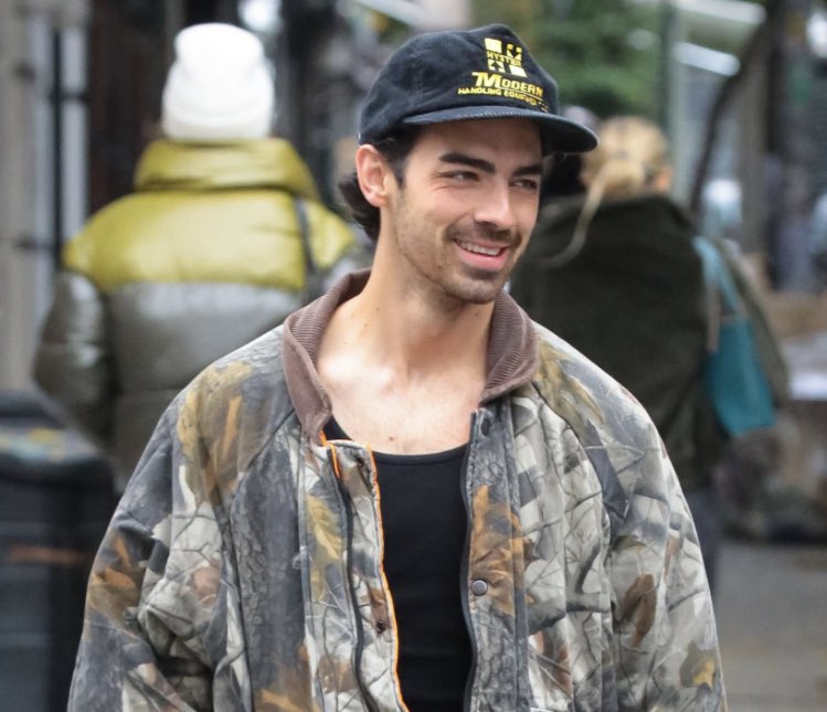 JonasBrosMedia's tweet photo. .@JoeJonas in New York. (11.1.23) https://t.co/KyitvmO1Th