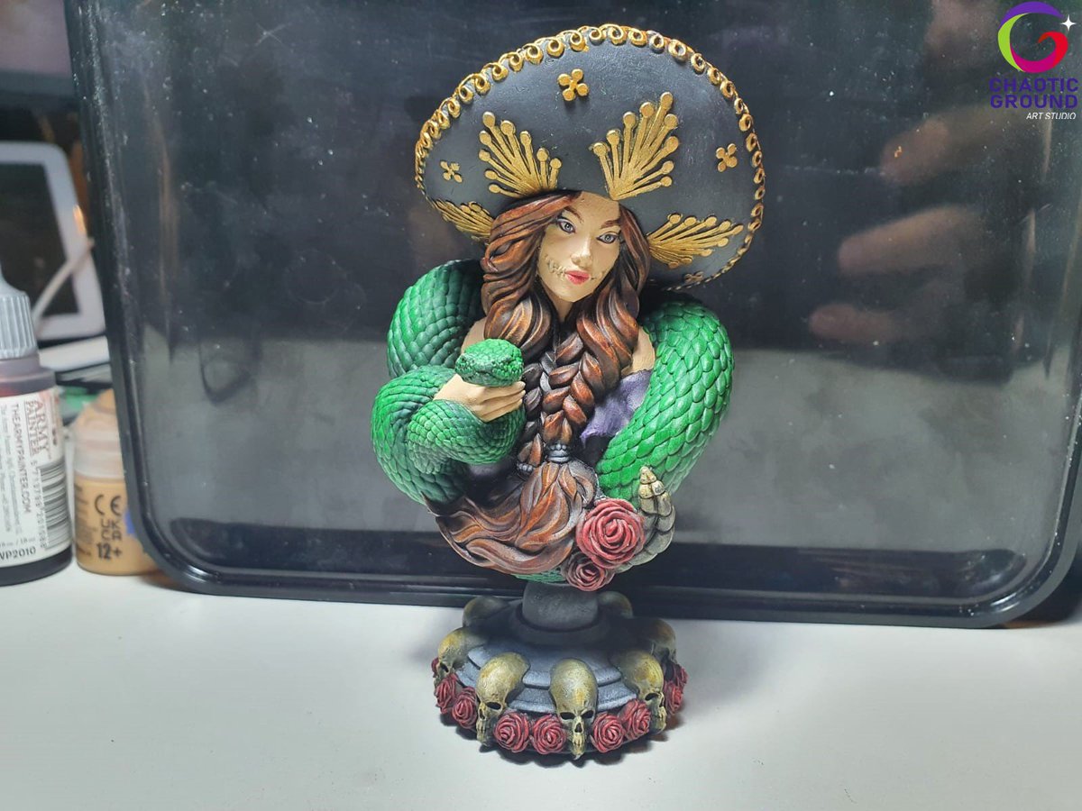 ChaoticGround's tweet photo. 🌼🕯️ ¡Celebremos juntos el Día de Muertos! 🕯️🌼

¡ @aeonkatprops  nos dejó esta linda catrina para compartir con ustedes!

🕯️🌺#DíaDeMuertos #chaoticgroundstudio #mini #fyp #catrina 🌺🕯️ https://t.co/HpxAod5447