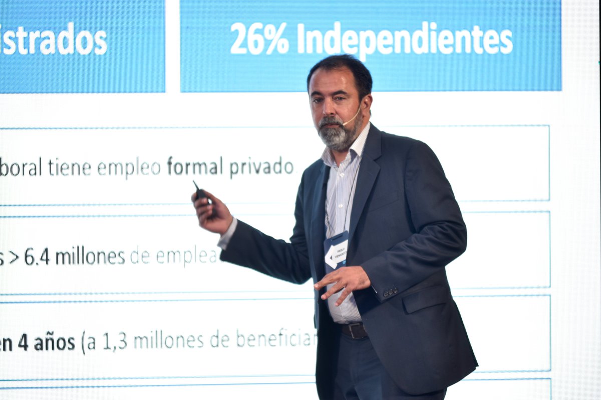 idea_arg's tweet photo. Continuamos con el panel “Generación de empleo y marco laboral” junto a Pablo Venarotti, Socio en Nicholson y Cano Abogados, presentado por Gabriel López, Miembro del Comité de IDEA Pyme y CEO de @ThinkhubT

#CharlasAbiertasPyme #pymes #idea #ideaarg https://t.co/6k7cy2ZFWr