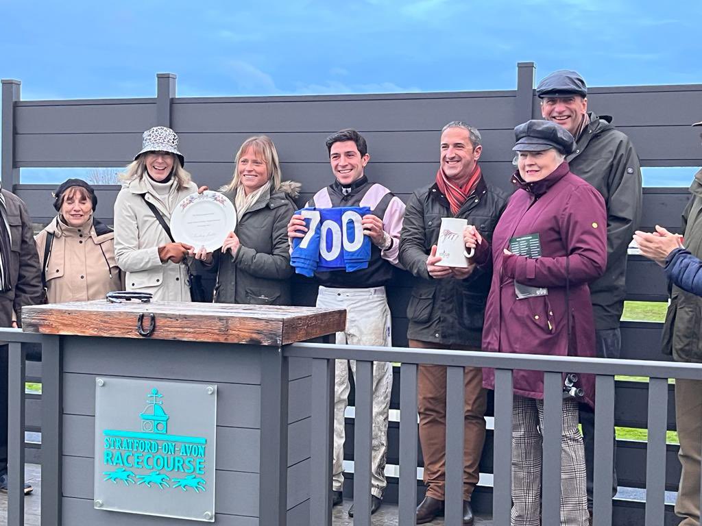 GavinSheehan92's tweet image. Red letter day riding my 700th winner - here’s to many more 💪🏼🏆 

Thanks to all those who helped make this happen!

#700winners #jumpjockey @BetVictorRacing