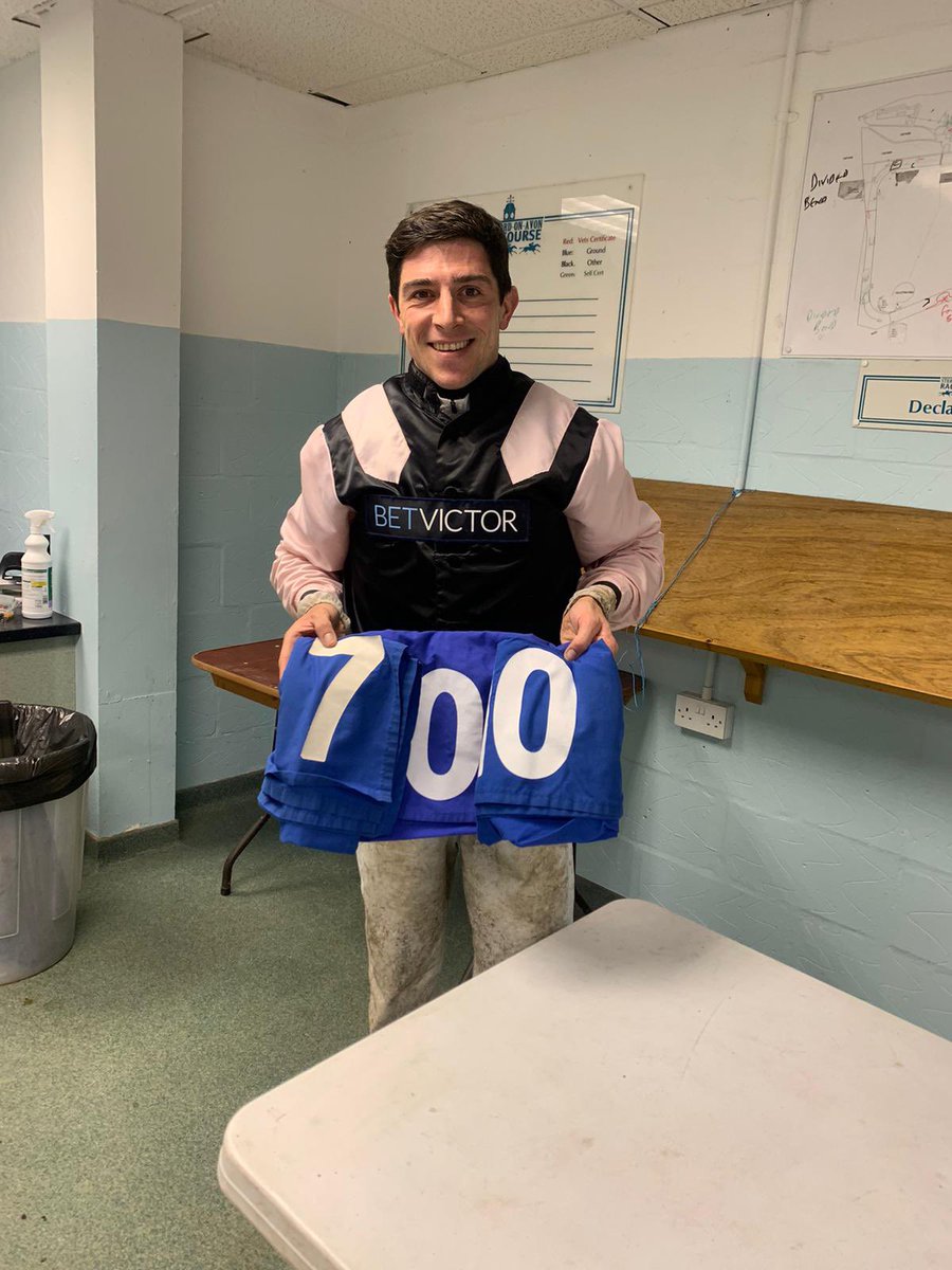 GavinSheehan92's tweet image. Red letter day riding my 700th winner - here’s to many more 💪🏼🏆 

Thanks to all those who helped make this happen!

#700winners #jumpjockey @BetVictorRacing