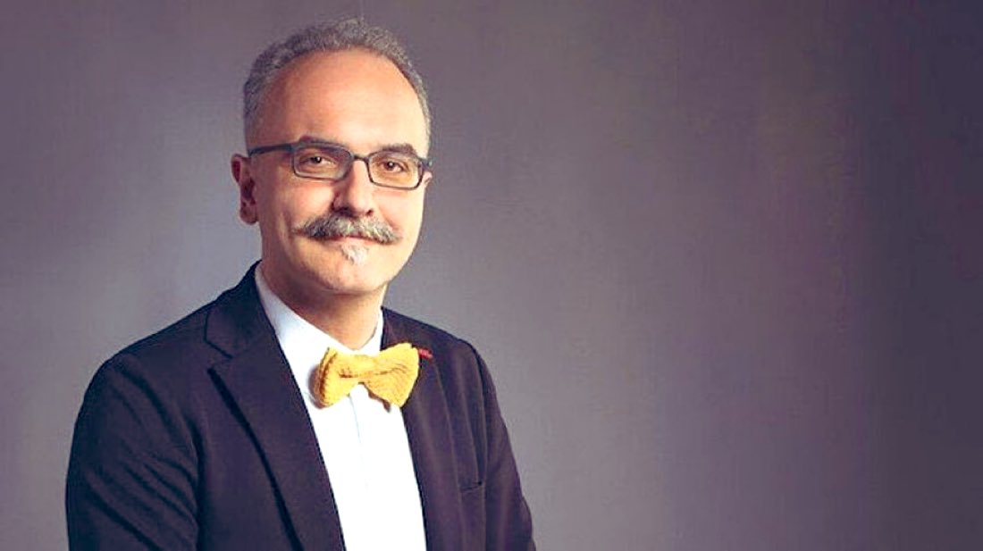 🗣️Prof. Dr. Emrah Safa Gürkan:

“Bir gecede cahil kalmadınız, zaten cahildiniz. Hatta bir çoğunuz bugün bile cahilsiniz.”