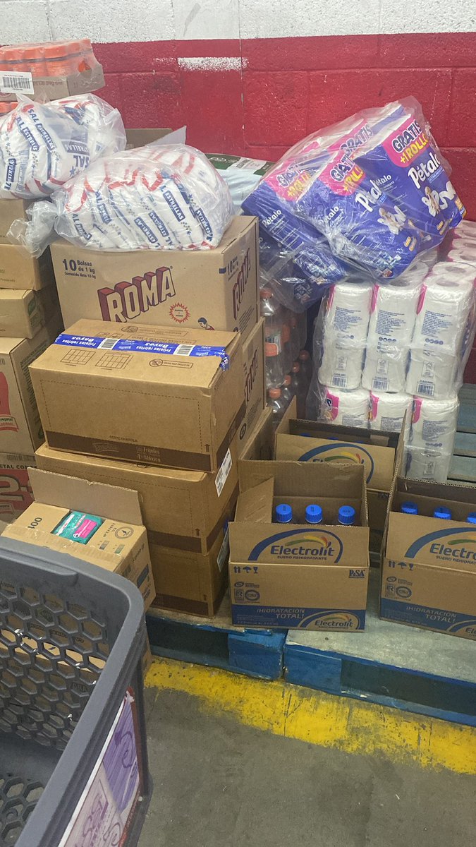sesentaymas's tweet photo. Seguimos recibiendo donativos para llevar este fin de semana a nuestros hermanos de Acapulco,¡Únete! 
#acapulco #huracanotis #donativos https://t.co/tS06QKY3yS