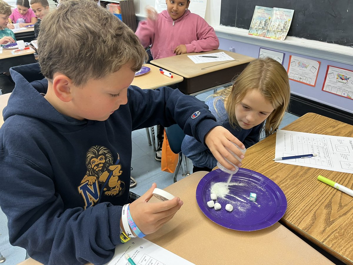 rothmancamp's tweet photo. Loving our hands on science exploration of weathering and erosion! @rothmancamp @CampAvePride https://t.co/7u1gHt6OEK