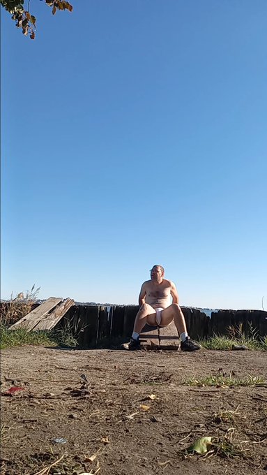 Pose at the beach https://t.co/I5ZlyxcFyd<a href="/tag/cumshot"class="tags"><span>#cumshot</span></a>