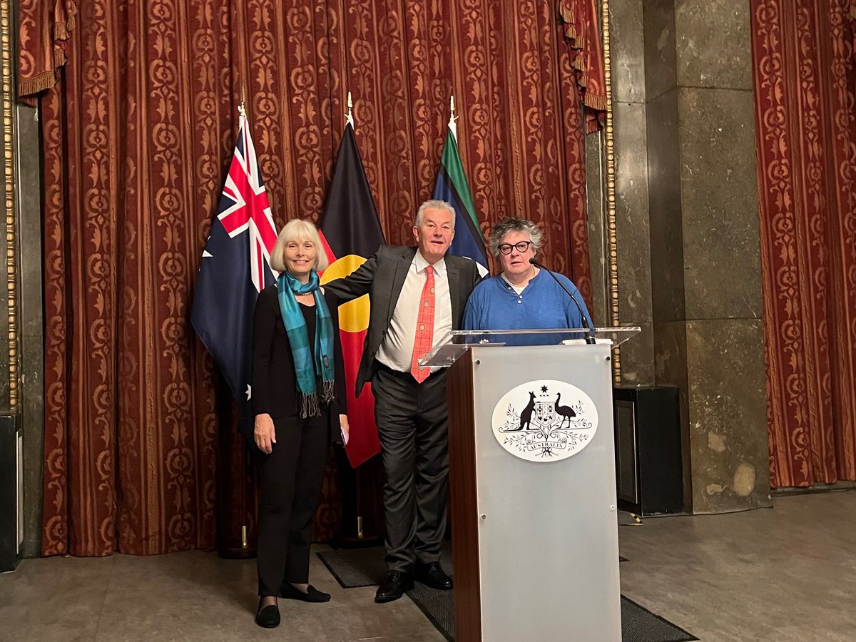 ANUausi's tweet photo. Our AuSI team @AusHouseLondon as Dr David Headon delivers the 2023 #FirstEightProject Lecture on Australia's 3rd Prime Minister - John Christian (Chris) Watson, with an introduction from the Australian Deputy Head of Mission to the UK, Ms Elisabeth Bowes. @BritAusSociety https://t.co/QTNrR0uhY0