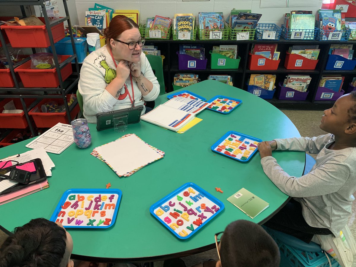 brittBell04's tweet photo. Mrs. Clark & her 2nd graders rocking their @UFLiteracy lesson! ๐ #mustanglearning https://t.co/9rswZvfmVz