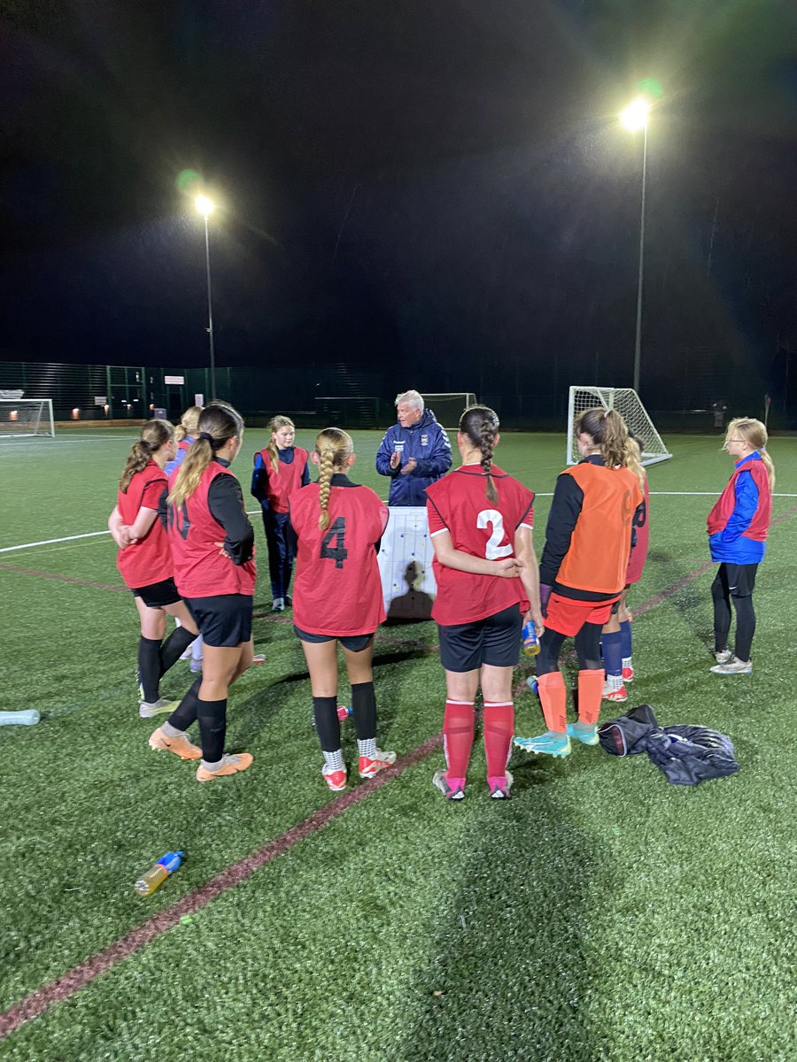 SBitC_CCFC's tweet photo. Girls Football I 

SBitC derby evening!

The U13 GETC utilised their playing principles in a competitive way to challenge the U14 GPDC who progressed well throughout the game.

‼️Spaces available at the Girls PDC‼️

📧ivaylo.dragiev@sbitc.org.uk
☎️02476100525

#MakingADifference https://t.co/SI7uAIUJe2