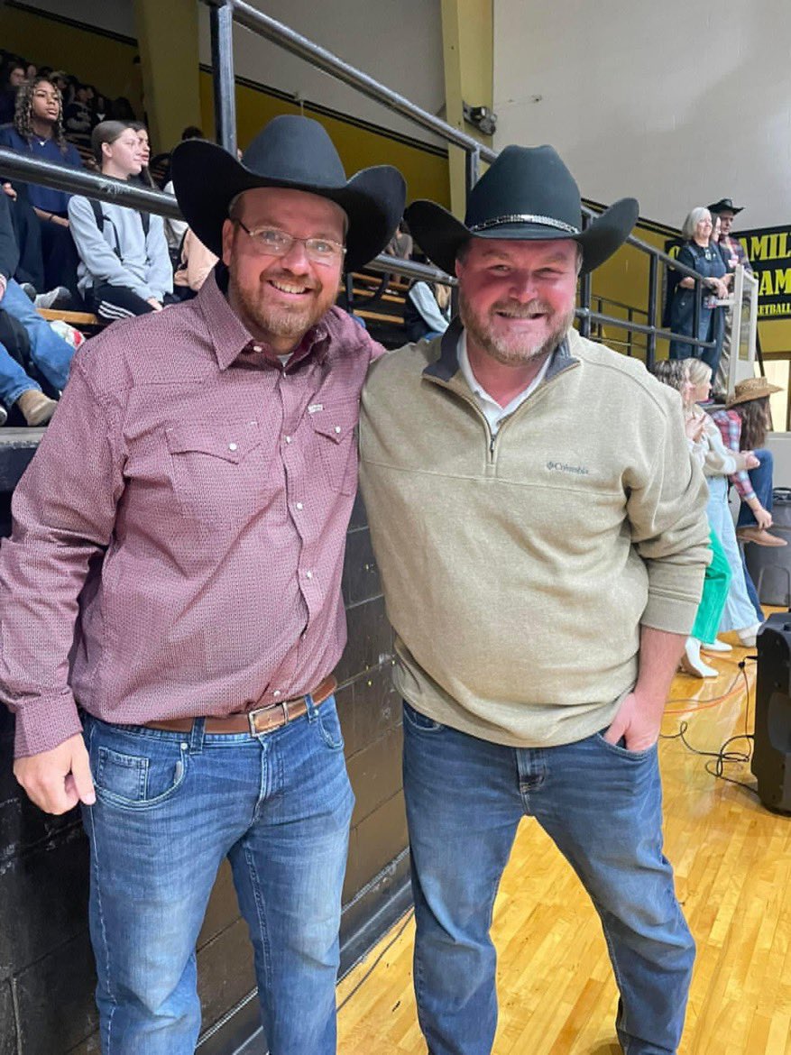 TheDH83's tweet photo. I’ve had some awesome days at @RiderRaiders as a student/athlete/coach. 

Today was one of my favorite moments. 

Getting to be an ”Honorary Mr. Raider” is something I’ll never forget. 

Thank you @zduncansports for the kind words as you announced my name. 

Love ya, Rider. https://t.co/scf5UZci71