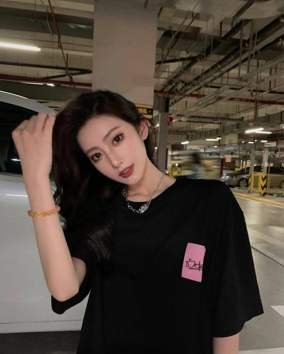 湖州少妇模特喝茶 tweet media