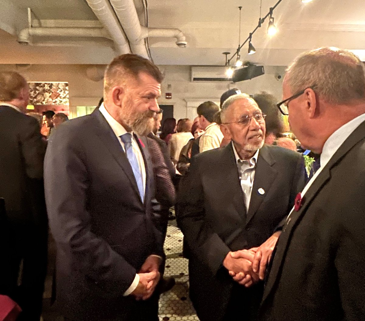 BrianJeanAB's tweet photo. I'm committed to building a better Alberta. Yesterday I was happy to join community leaders and residents at The Common in Edmonton for a City Building Event. #bettertogether #BetterFuture #BetterAlberta #communityengagement https://t.co/pLrkADPAlD
