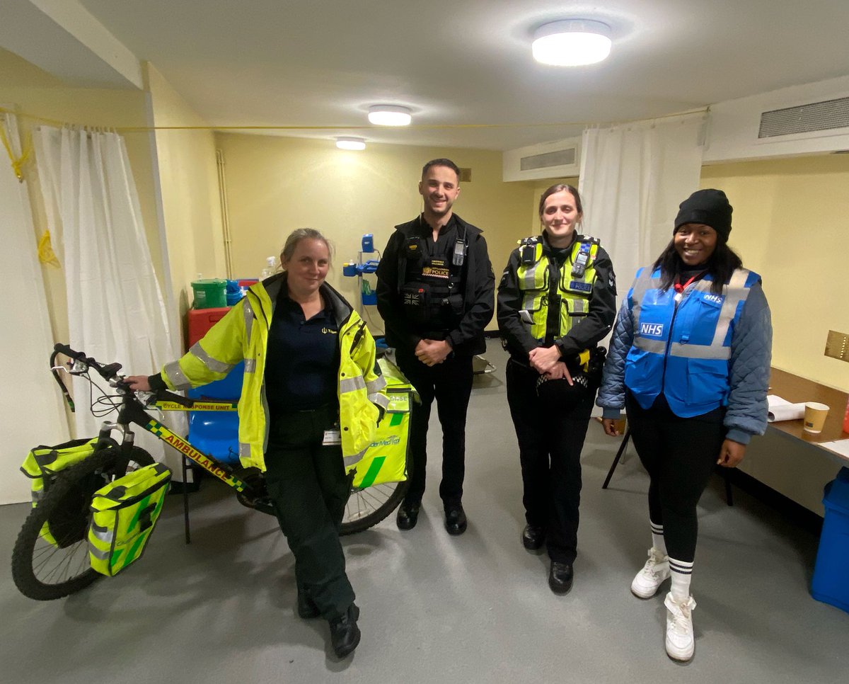 Our officers at Liverpool Street are working with @CityPolice and other key partners tonight on Op reframe; keeping you safe whilst you are out and about. Have a lovely evening! Text - 61016 0800 40 50 40 See it, say it, sorted!