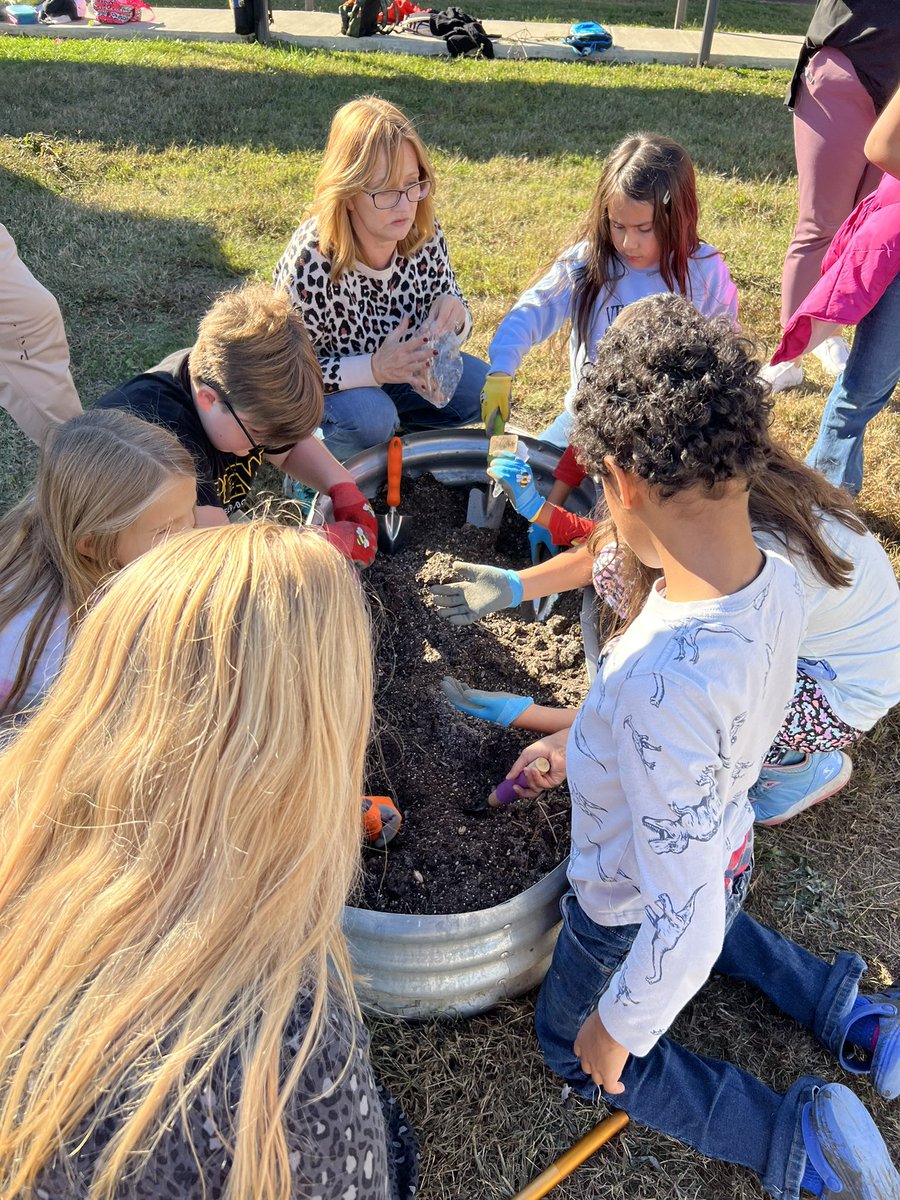 Ms. Bertels ESL Class tweet media