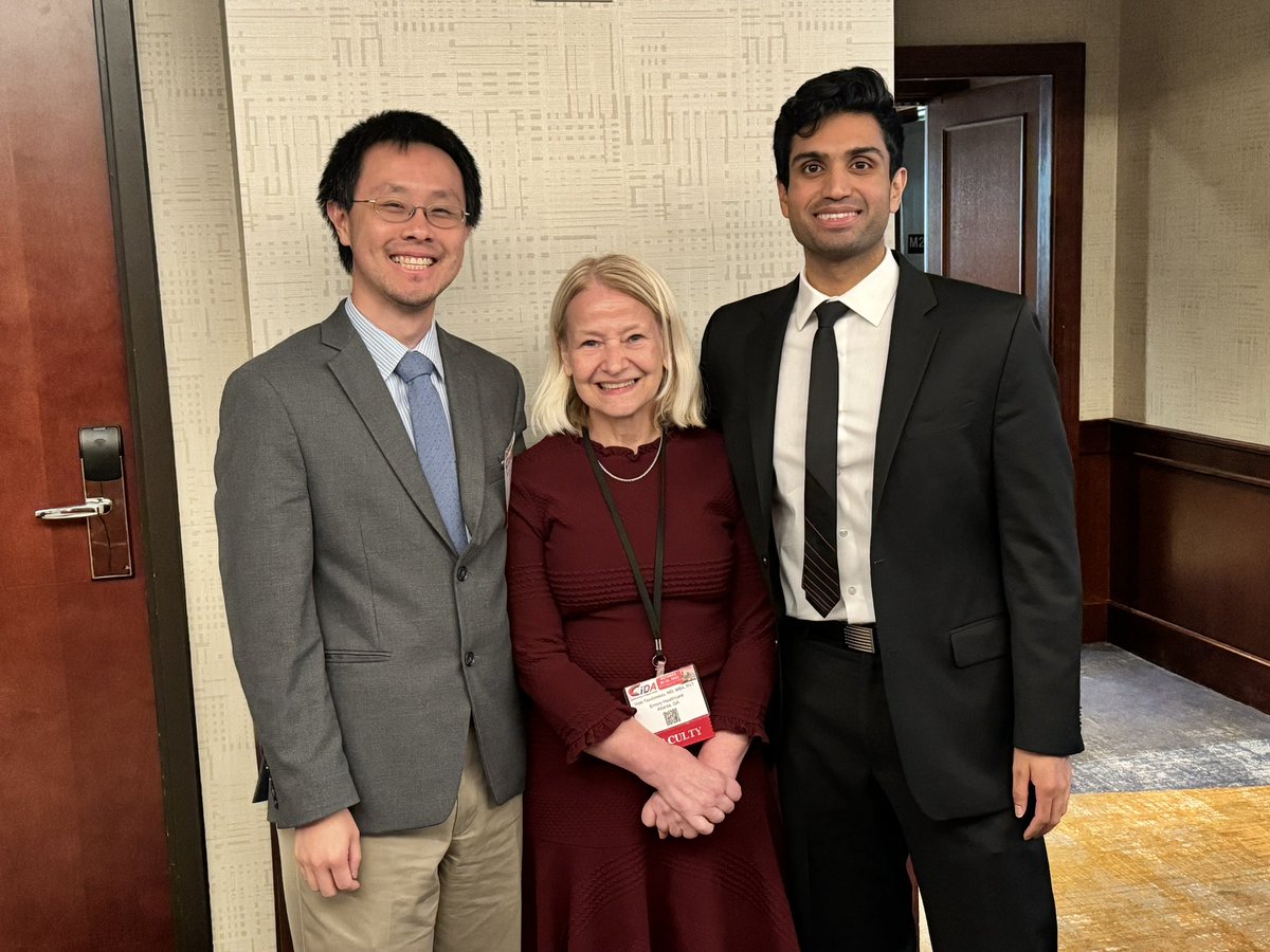It was great to have the @Dialysis_Access meeting right here in Atlanta! It was also great welcoming home some familiar faces. 2022 Fellowship grad Ronald Chang- seen here with integrated PGY4 Karthik Bhat and APD Dr. Teodorescu #emorytrained #gradymade