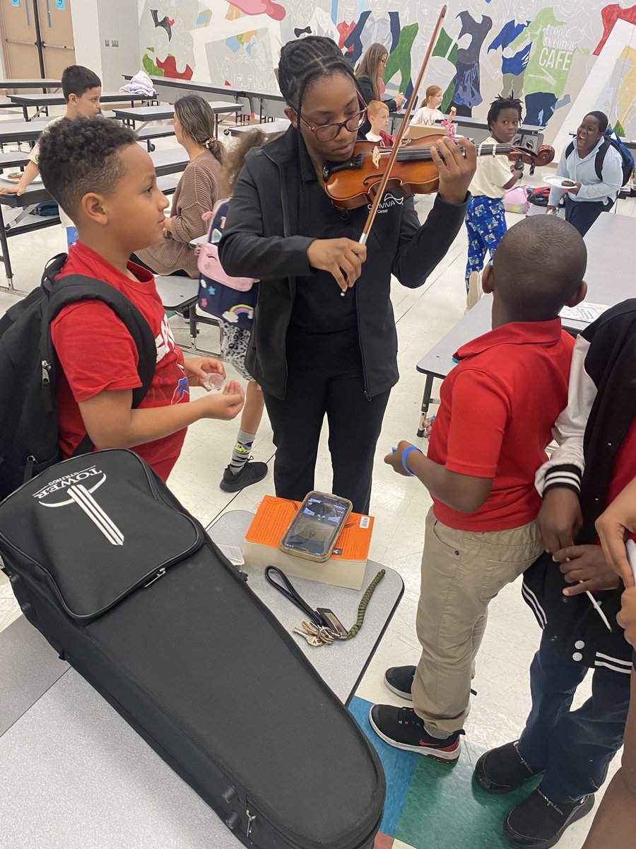 rose_decius's tweet photo. It was an exciting day today the students here at Crosspointe afterschool they graduated to a real violin. #proudirectormoment. https://t.co/RucaFgH4f3