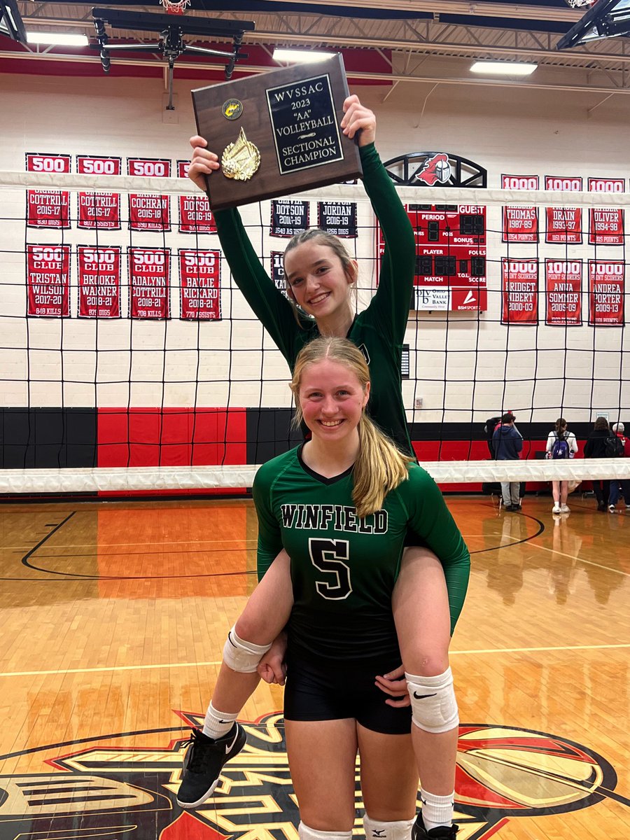 NatCookVball's tweet image. Keep moving forward. SECTIONAL CHAMPS 💚🏐 #ROADTOSTATES