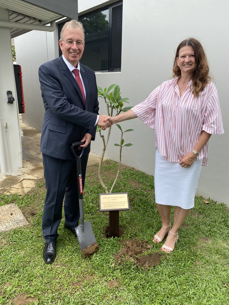 GermanyPacific's tweet photo. @GermanyPacific in 🇫🇯: Tree Planting 🌳today: Strengthening bonds of friendship + environmental stewardship. The opening of the 🇩🇪 embassy: marking a new chapter in relationship with 🇫🇯 and the South Pacific in climate + economic cooperation. 🌏#EnvironmentalDiplomacy #GreenTech https://t.co/5ZmIdMS2Ll