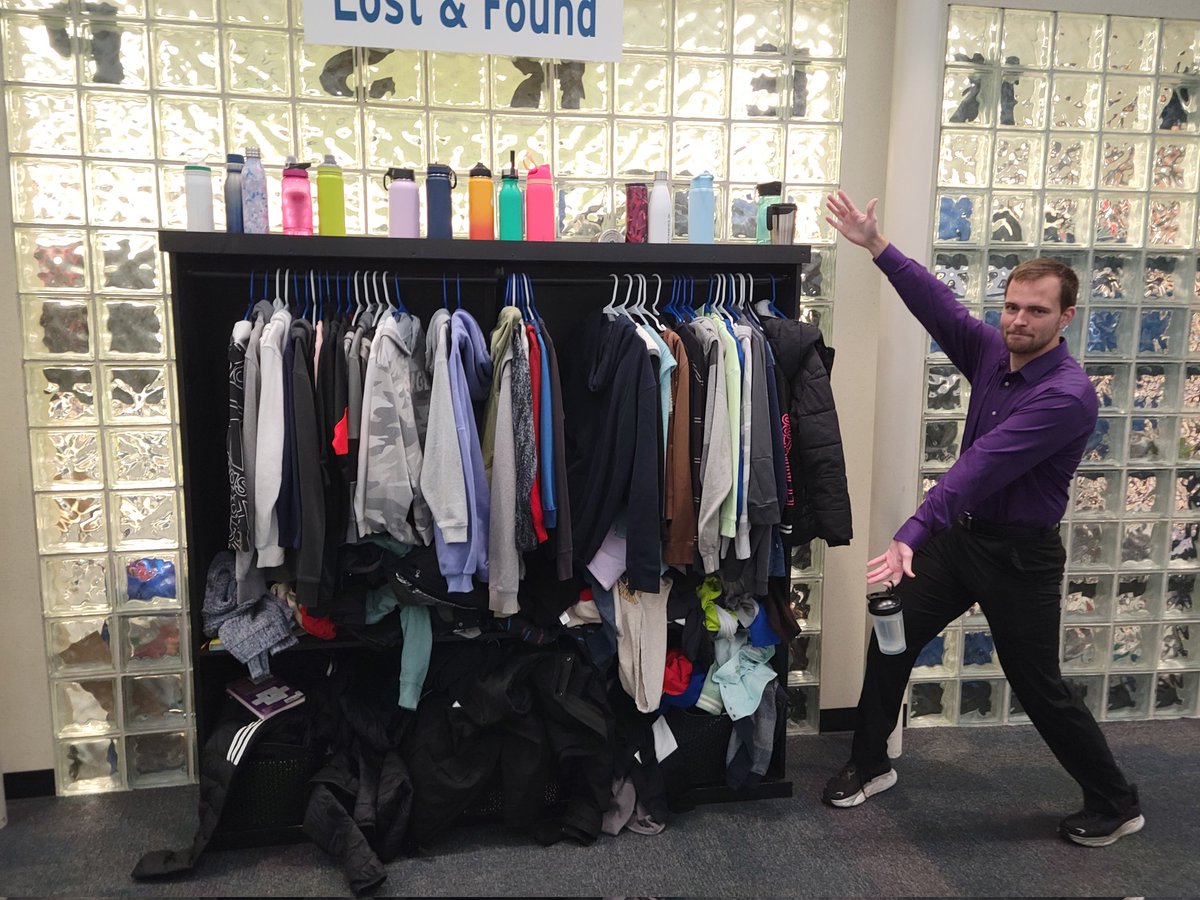 Hey adults! Have your kiddos come home looking chilly since the weather changed? Mr. Humphrey is showing you where their things went! Check out our lost &amp; found to retrieve your items!
<a href="/GrowlinGrizzly6/">Gateway Growlin’ Grizzly Booster Club</a> <a href="/Gateway6NKC/">Gateway6NKC</a> <a href="/gateway_AM/">GatewayAmbassadors</a> <a href="/GatewayMarvels/">GatewayMarvelsNKC</a> <a href="/GatewayChamps/">GatewayChampions</a> <a href="/Gateway6Band/">Gateway Band</a>