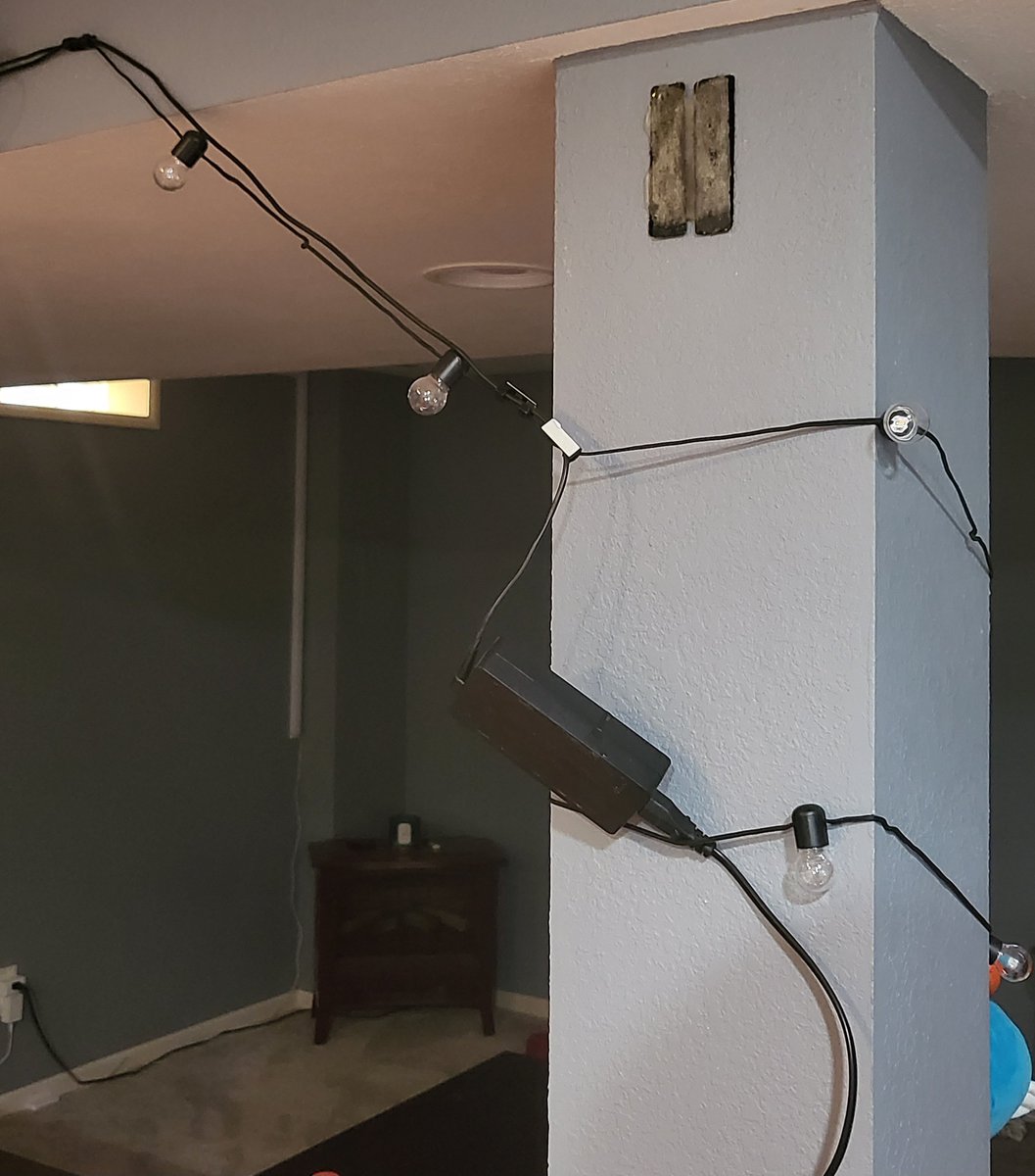 TVFox7_'s tweet photo. @LinusTech 
We could use one of those brick holders.... i think. https://t.co/Q08L6uj6ib