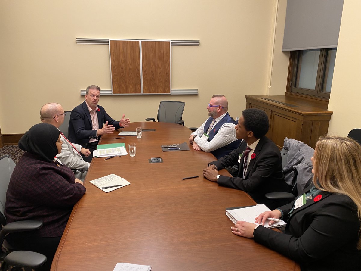 canadanurses's tweet photo. CNA's Hill Day activities included a meeting with the Honourable @markhollandlib, Canada's Minister of Health, discussing issues that matter most to #CanadianNurses! #CNA2023 #health https://t.co/hNpN13JhYn