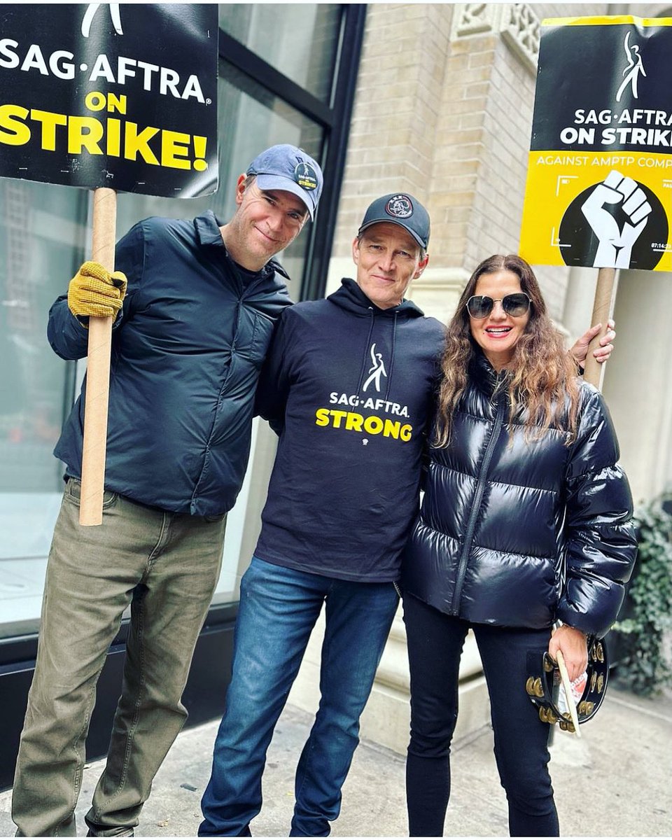 JillHennessy's tweet photo. Reunited!! W/the wonderful @Chris_Meloni @kathryn_erbe #StevenMoyer & #JackDavenport on the line.
❤️🙏🏽#LawAndOrderSVU #ShotsFired #LawAndOrder #SagAftraStrong https://t.co/myzQdQJn4Q