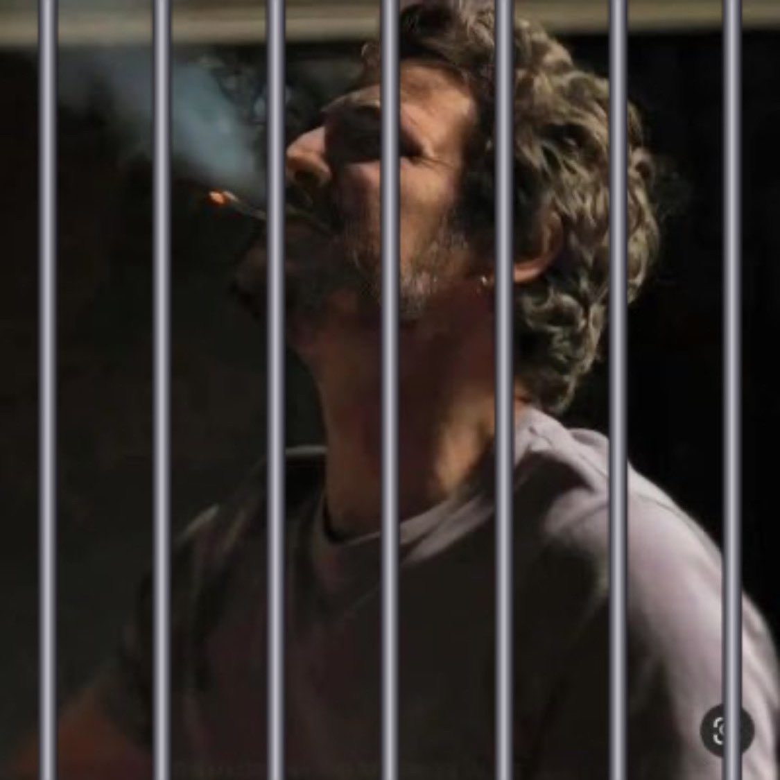 pascalsjail's tweet photo. leave officer peña alone, he’s on the phone with me

8 hours https://t.co/GJystMcxDz
