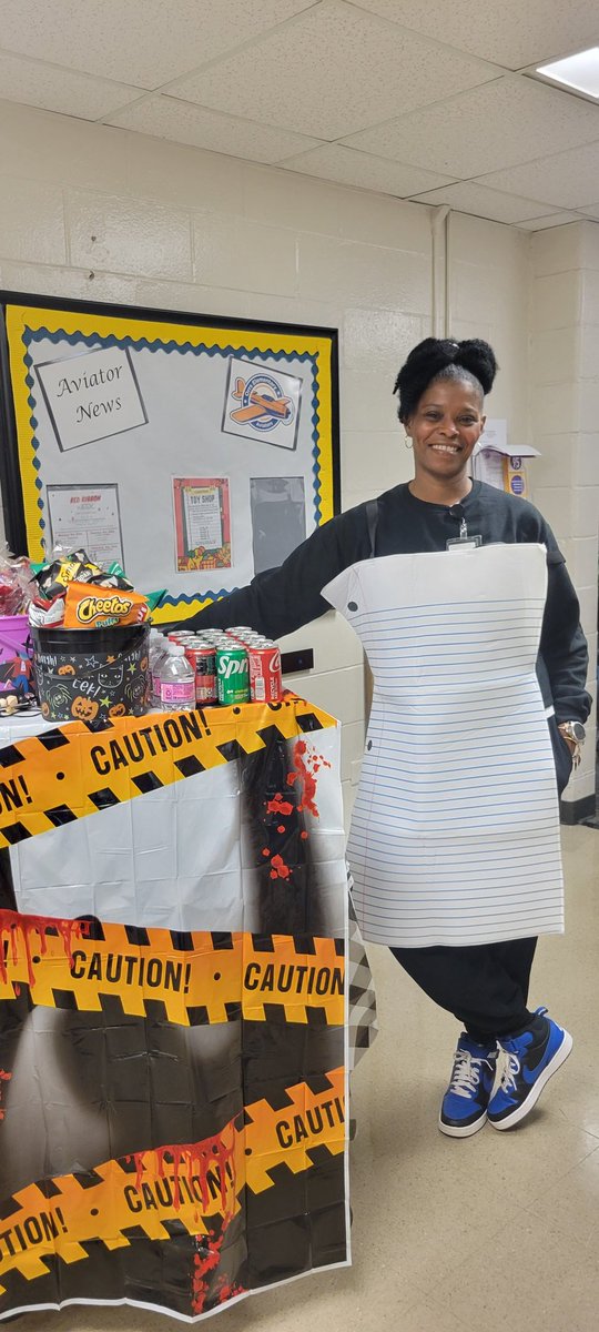 KimMitchell96's tweet photo. No tricks, all treats for the @OrrsElementary staff!! #PBIS #extraORRdinary #PBISforteachers #Aviators @gscsCollier @MrsJacksonGSCS https://t.co/nceycJAfxR