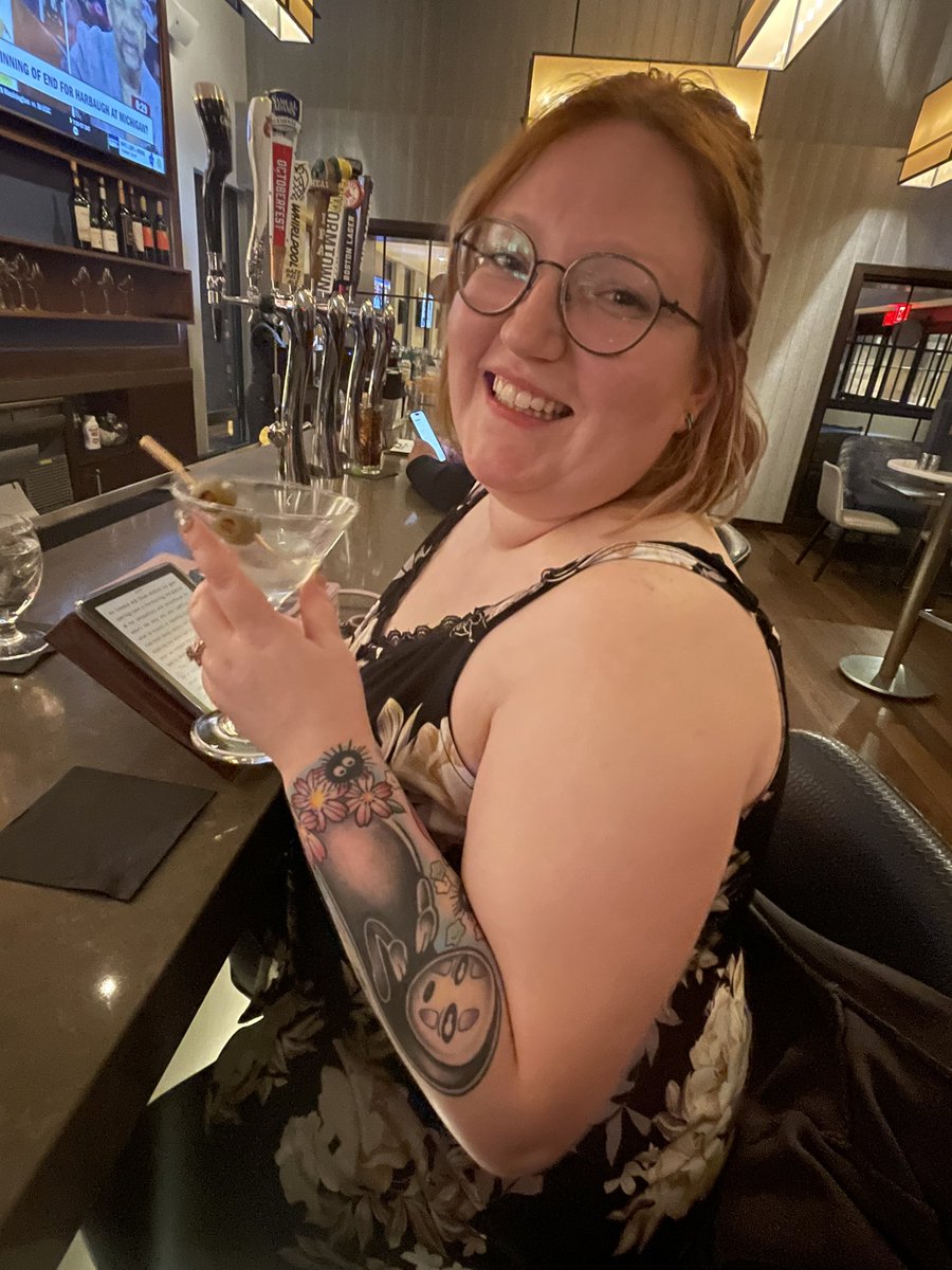 RadRedFox's tweet image. “I love a martini because it comes with a snack” -my wife @lunarlex4077