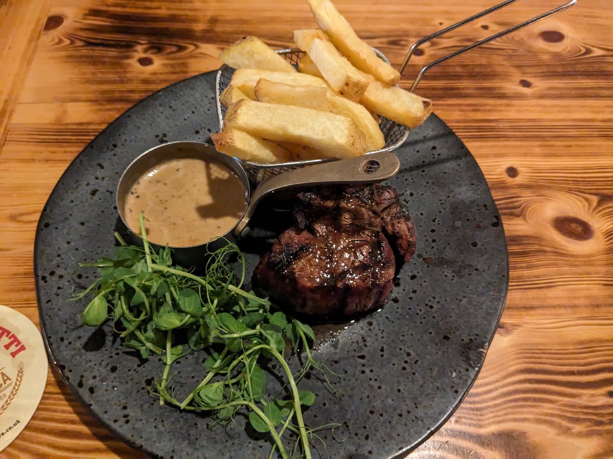 SupperCardiff's tweet photo. We all enjoyed some great steaks at No.5 Pontcanna tonight. Pictured T-bone steak, Fillet with peppercorn sauce, Barnsley lamb chop and Eton mess. https://t.co/9FN7q6Lxjz