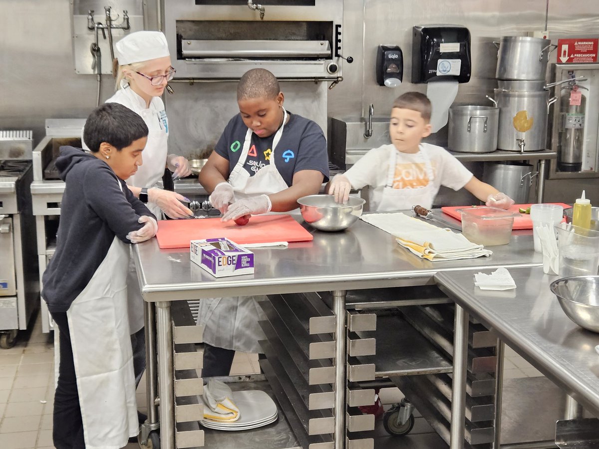 EricGordon_CEO's tweet photo. The Cleveland Freedom Project's #CookingWithCops is underway, with @TriCedu chefs, @CLEpolice officers, and @CLEMetroSchools students from Artemus Ward, Charles Mooney, @wadeparkschool, and @GlenvilleHS vying to be Top Chefs! Excited to be a "celebrity judge"! Lookin' delicious! https://t.co/SmcndrrhZ7