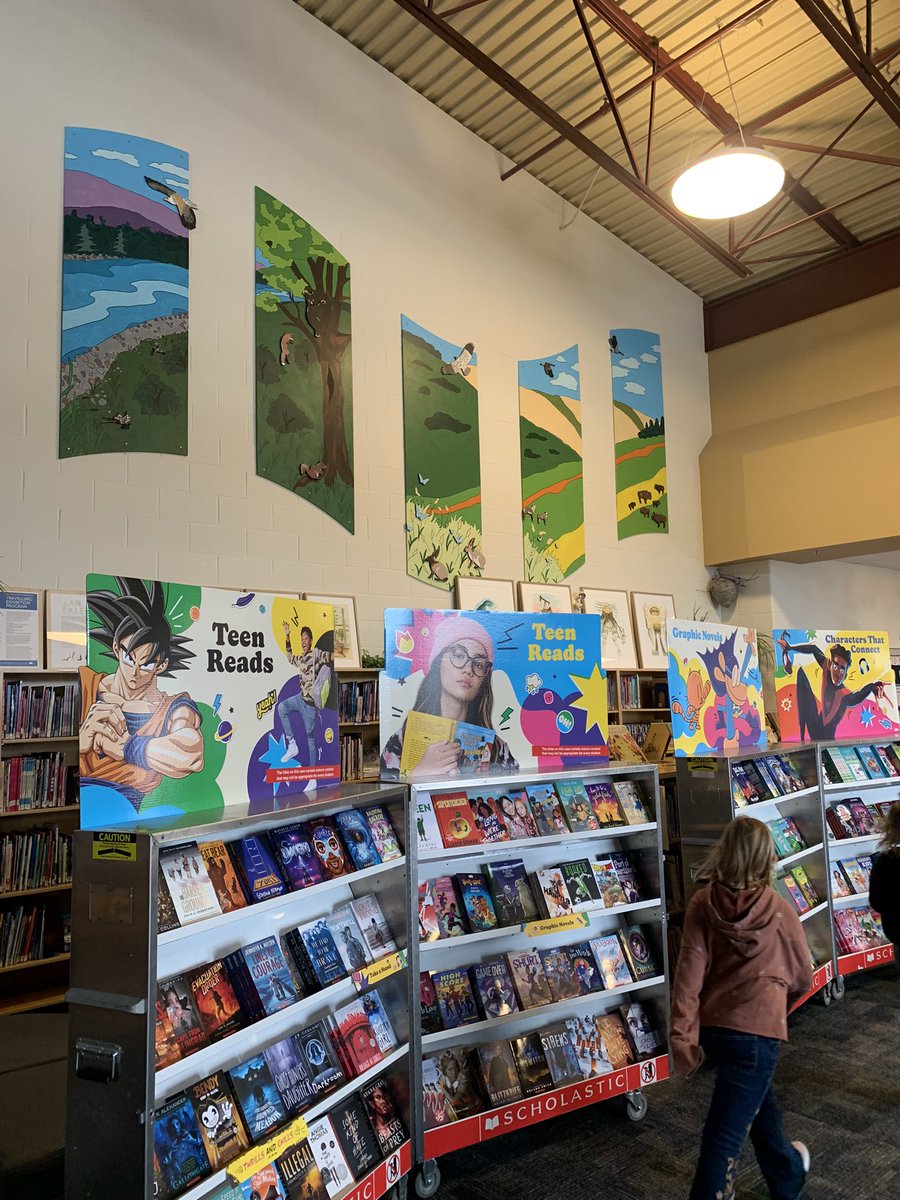The grade two’s had a great time at the book fair in our library today.  Kids who read, succeed! #Sundre #RiverValleySchool