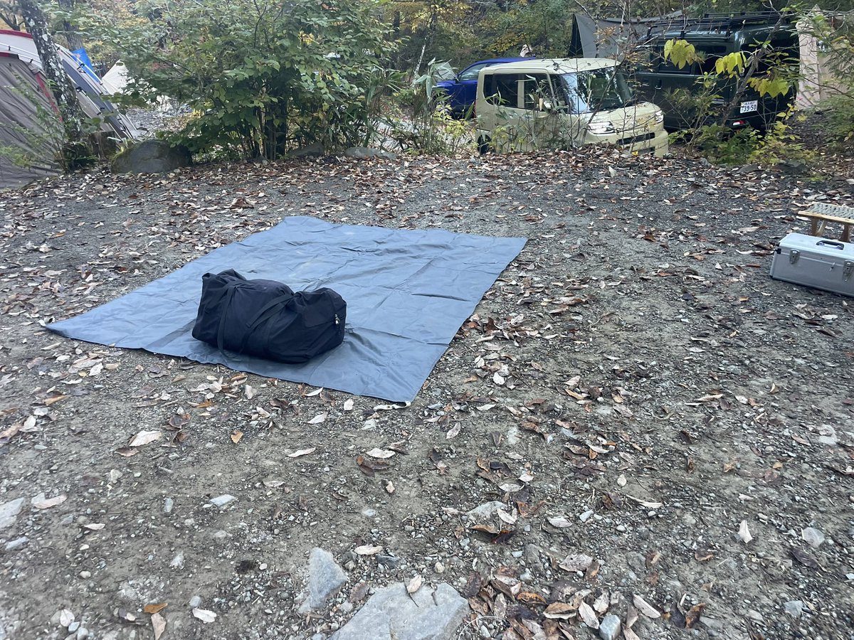 道志の森

川沿いサイトは取れなかった、ココをキャンプ地とする、お邪魔します。