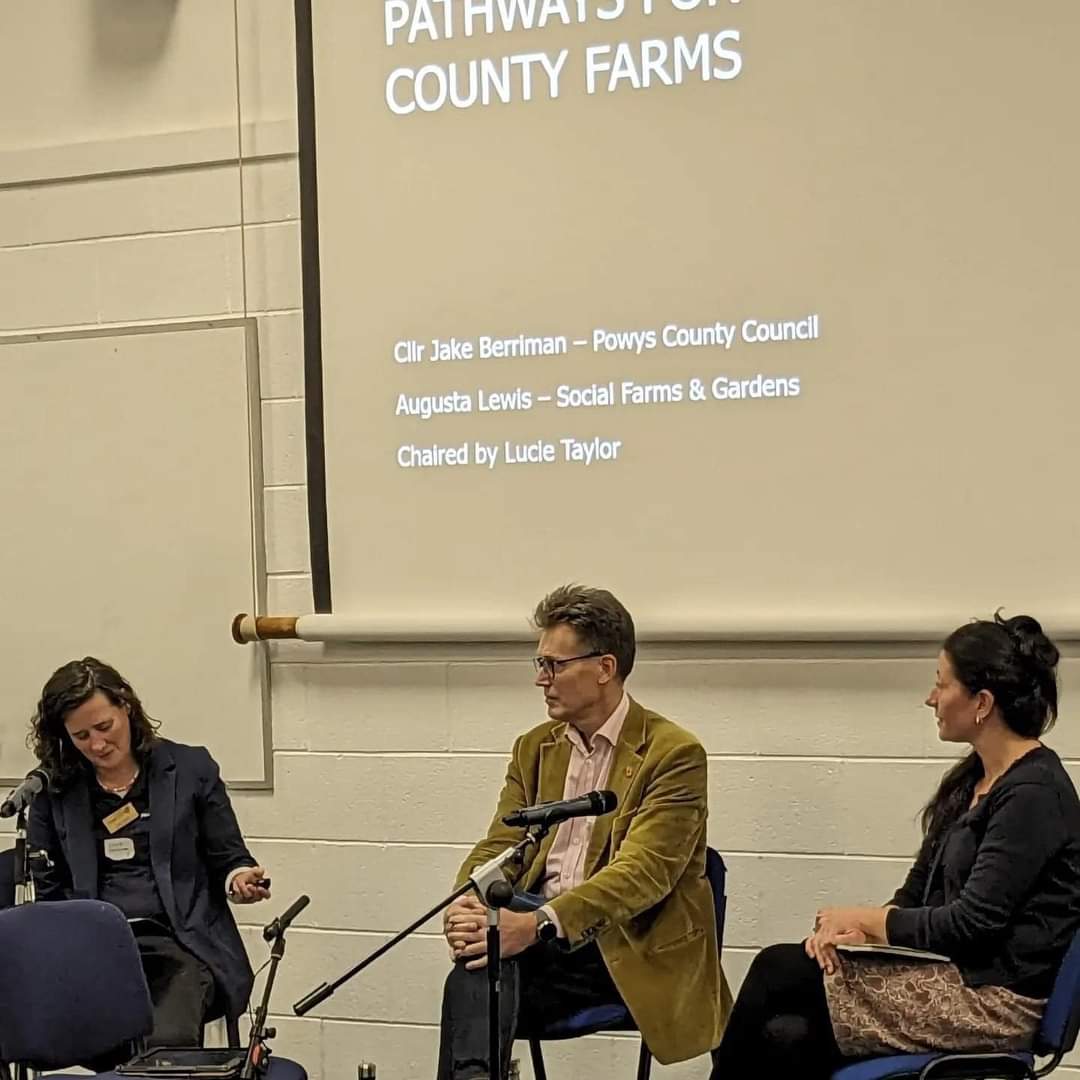 Great to be @wrffc23 with @SFarm_GardenCym  sharing more on our plans for our local food partnership, Bwyd Sir Gâr Food in Carmarthenshire, to support growing sustainable veg at a county council farm for the public plate. 📷 credit WRFFC #sustainablefoodplaces #WelshFoodFutures