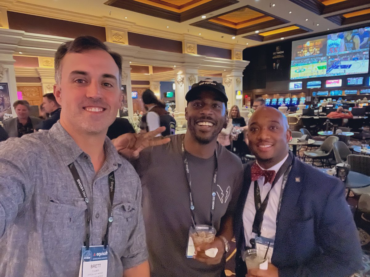 Broker_Brett's tweet image. Mini #ITC photo dump!

Thanks @bshrivastav for the great top golf sesh with @Nick_Lamparelli and @insuretrevor.

Awesome sneaking in on a little #NYNY talk with @jelani_fenton &amp;amp; @ohitsstuart.

And awesome meeting #insrtechTwitter friends like @EliotMBless in real life!

@InsNerds