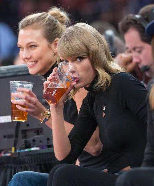 I wrote a post about #TaylorSwift drinking beer and I feel pretty okay with it 

drinkingandthinking.substack.com/p/this-is-not-…